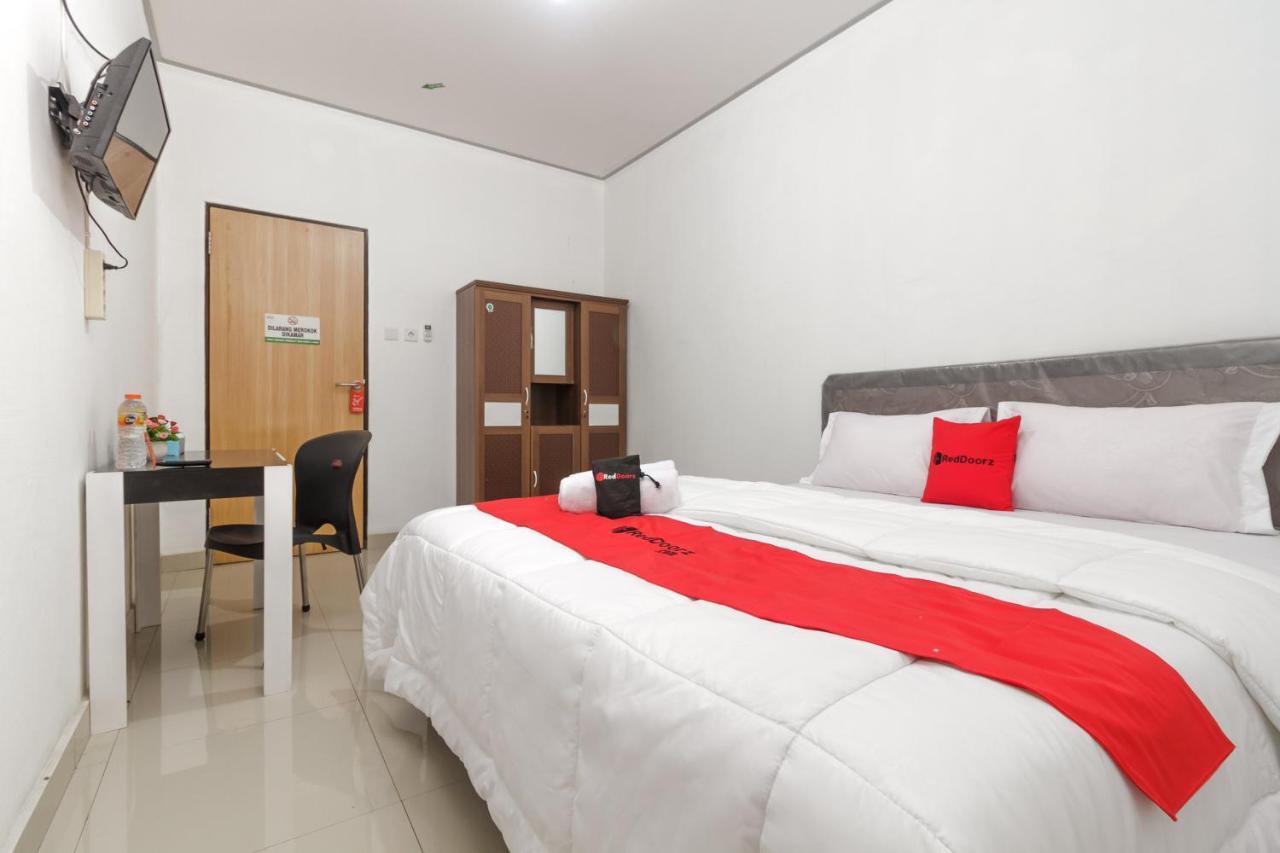 Hotel Reddoorz Syariah Near Rsu Suaka Insan Banjarmasin Banjarmasin  Exterior foto